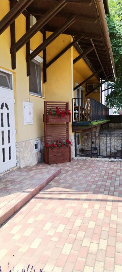 Levendula Apartmanhaz Hajduszoboszlo Luaran gambar