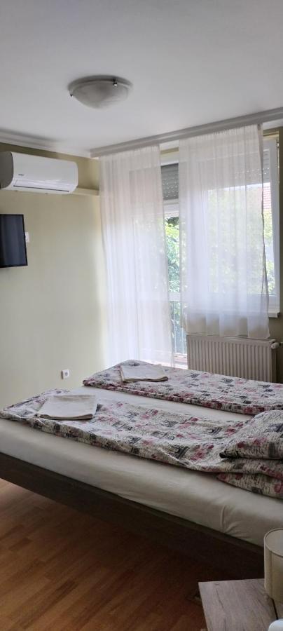 Levendula Apartmanhaz Hajduszoboszlo Luaran gambar