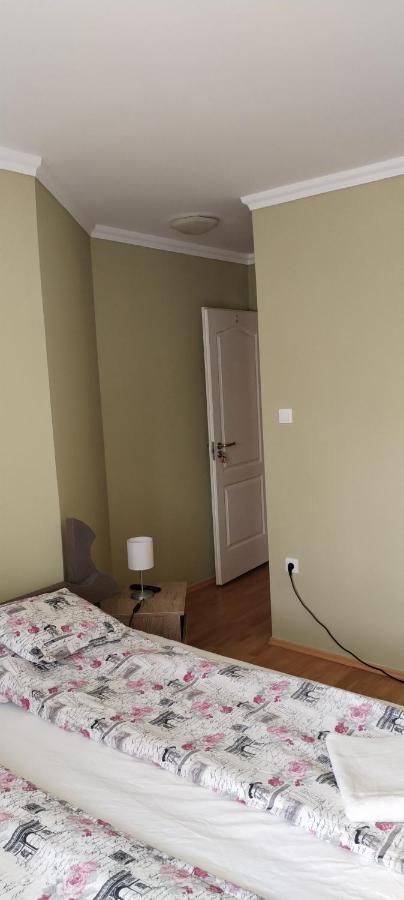 Levendula Apartmanhaz Hajduszoboszlo Luaran gambar