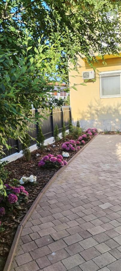 Levendula Apartmanhaz Hajduszoboszlo Luaran gambar